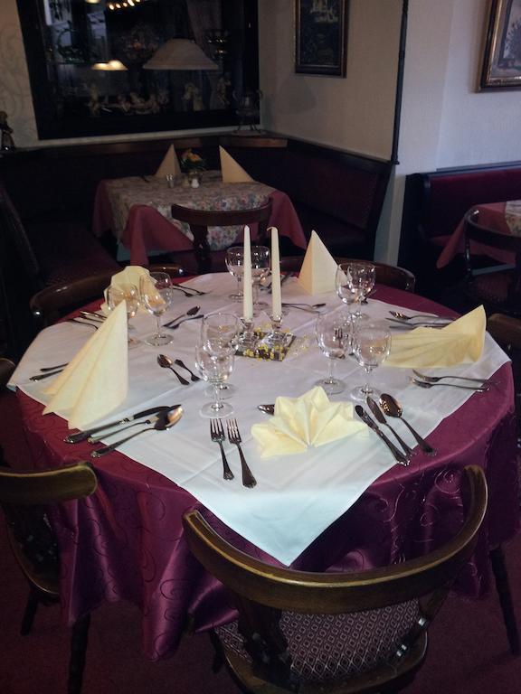 Hotel Weinhaus Am Stiftstor Treis-Karden Bagian luar foto